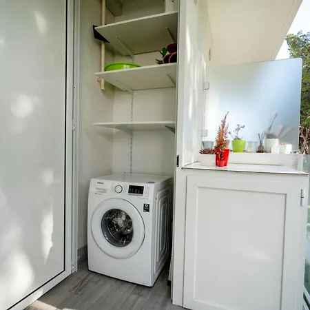 Guesthost - Casa Joyful