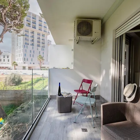 Guesthost - Casa Joyful * Μπάρι